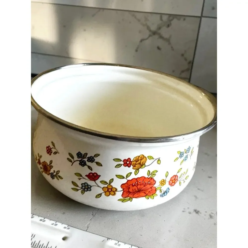Vintage Floral Enamel Saucepan – Summer Garden Exciel Pot with Wooden Handle